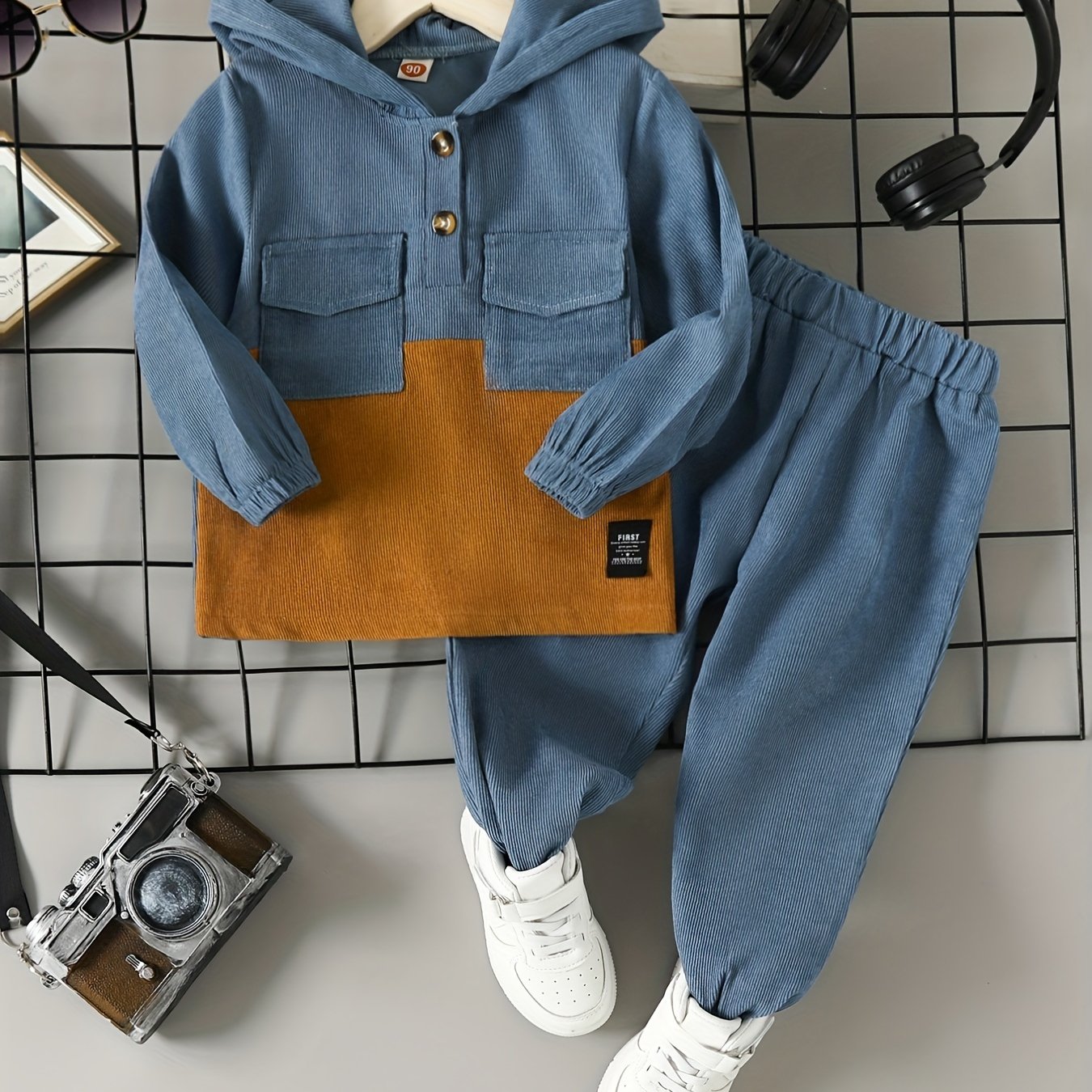 Boys' cozy corduroy hoodie and pants set in brown with beige accents - casual, machine washable outfit for youngsters, perfect for fall/winter and outdoor activities.