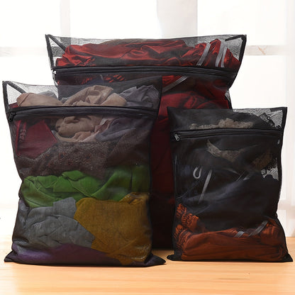 Set of 3 extra thick washing bags, perfect for household use in the washing machine. Made of durable mesh material.