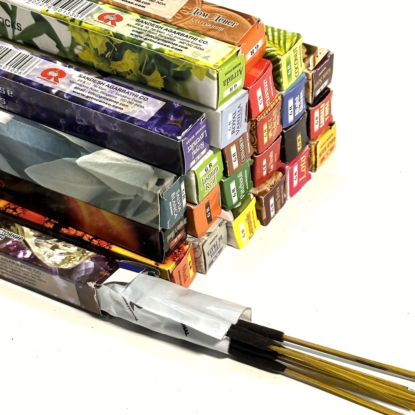 25pcs GR Incense Sticks - Aromatic Variety Pack made of Bamboo with Colorful Boxes featuring Artistic Designs for Meditation and Air Freshening.