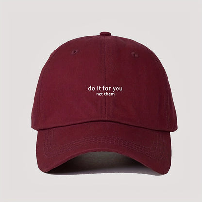 Minimalist letter print baseball cap made of breathable polyester for couples.