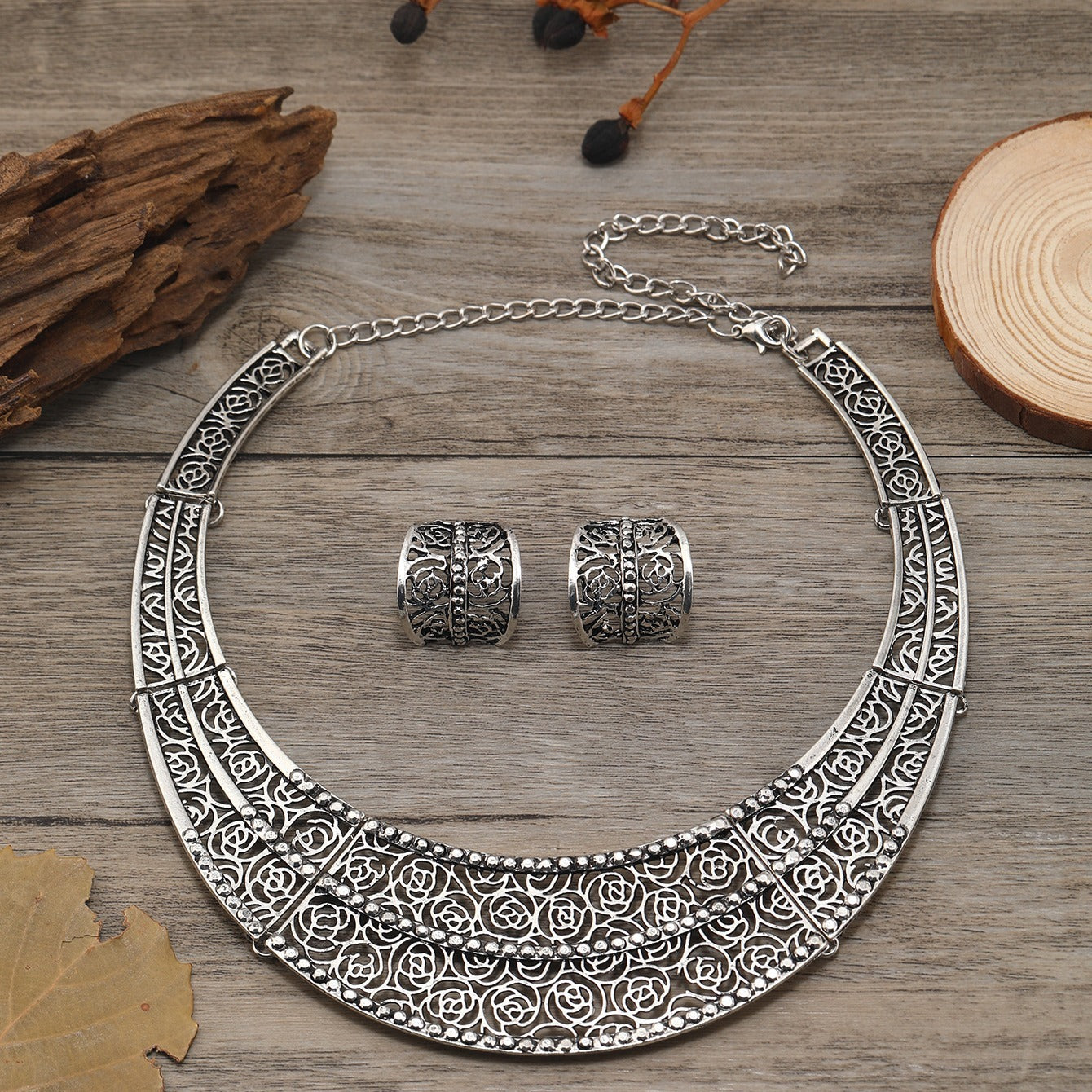 Stylish Set of Vintage Necklace and Earrings, 3-Piece Choker Earrings Set, Popular Accessory for Sale