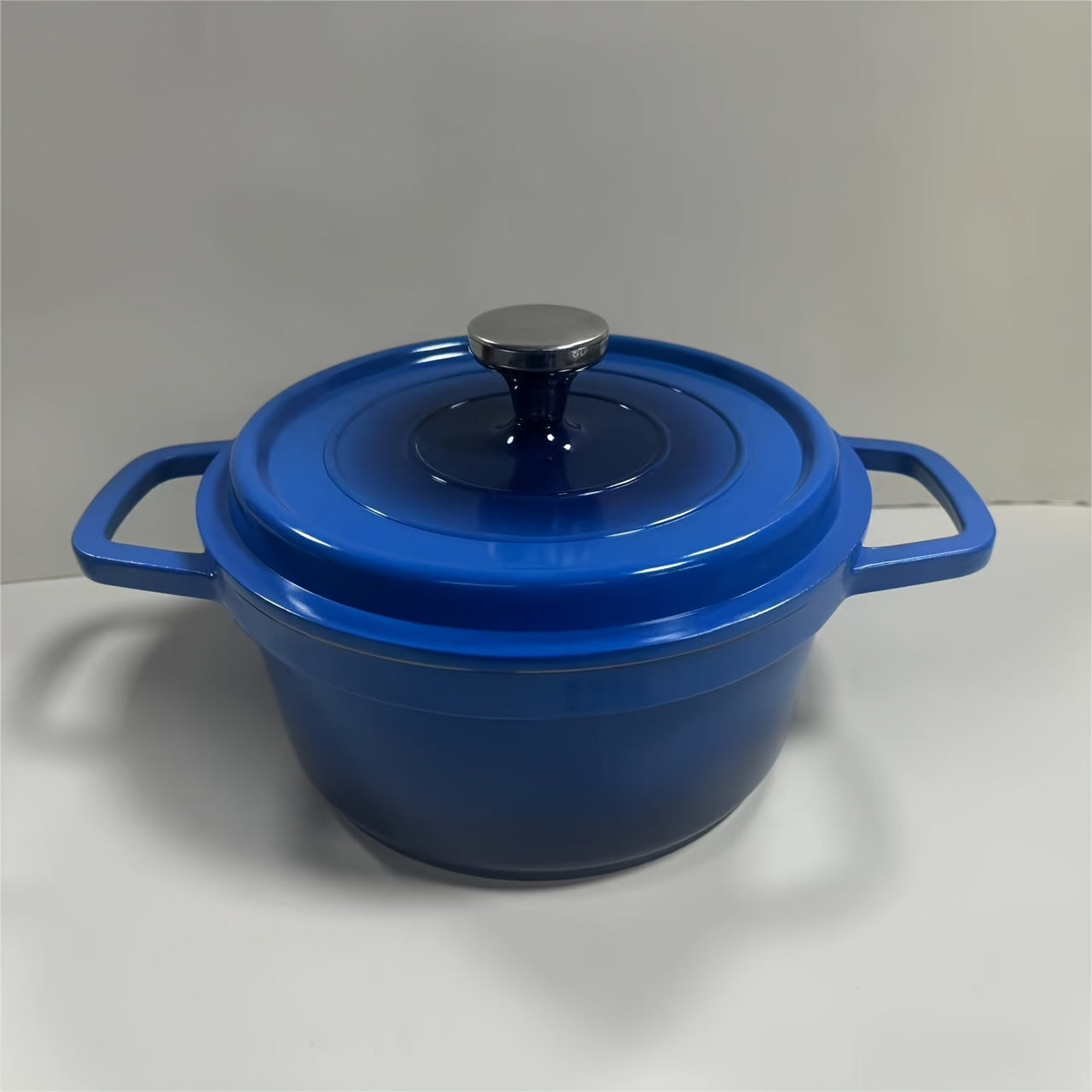 Multi-functional Enamel Soup Pot with Lid - Made from Cast Aluminum, Featuring Dual Handles, Ceramic Coating, Ideal for Home Kitchens, Suitable for Stove-top Cooking, Suitable for Stir-frying, Ceramic Inner Lining for Easy Cleaning.