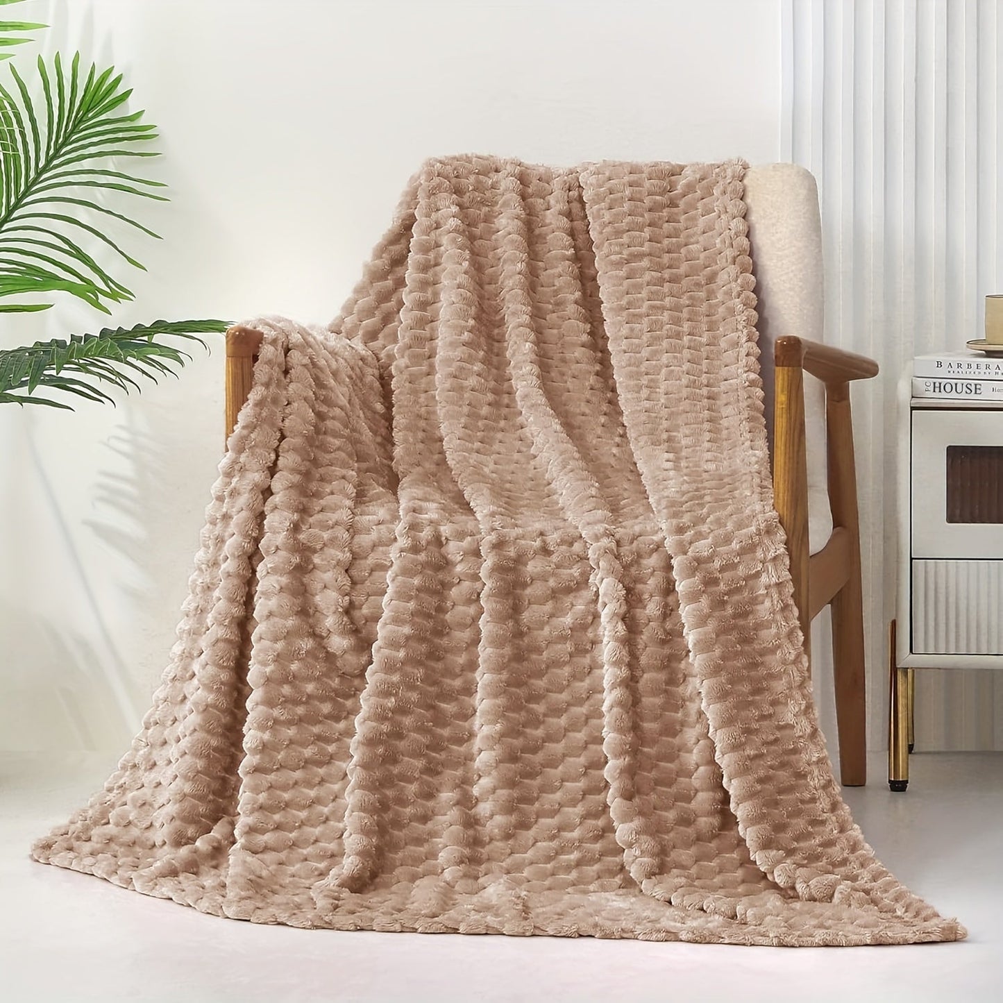 Soft and cozy 3D fleece throw blanket for couch or bed, featuring a stylish fluffy design. Thick, warm, and large plush sherpa blanket perfect for snuggling up on the sofa.