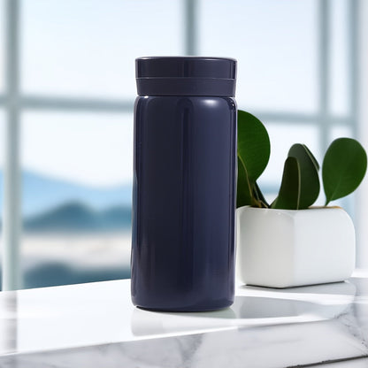 One mini vacuum flask, 200ml/6.76oz in size, perfect for keeping beverages hot or cold on the go. Ideal for both summer and winter, this insulated water bottle is a great gift for anyone who enjoys their drinks at the perfect temperature.