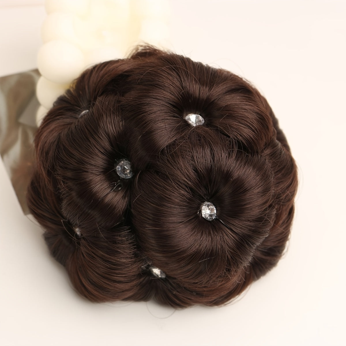 Vintage Flower Hair Claw Clip with Rhinestone Accents - Elegant Hair Accessory for Sophisticated Updos and Retro Hairstyles