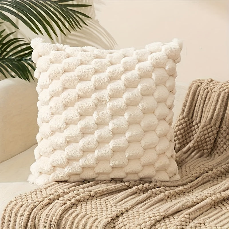 Set of 2 pineapple grid turtle pattern cushion covers in contemporary style, available in two sizes: 17.7x17.7 cm and 50.8x30.48 cm. Made of soft plush fabric, single-sided design. Ideal for adding decorative accents to your home and living room. Note