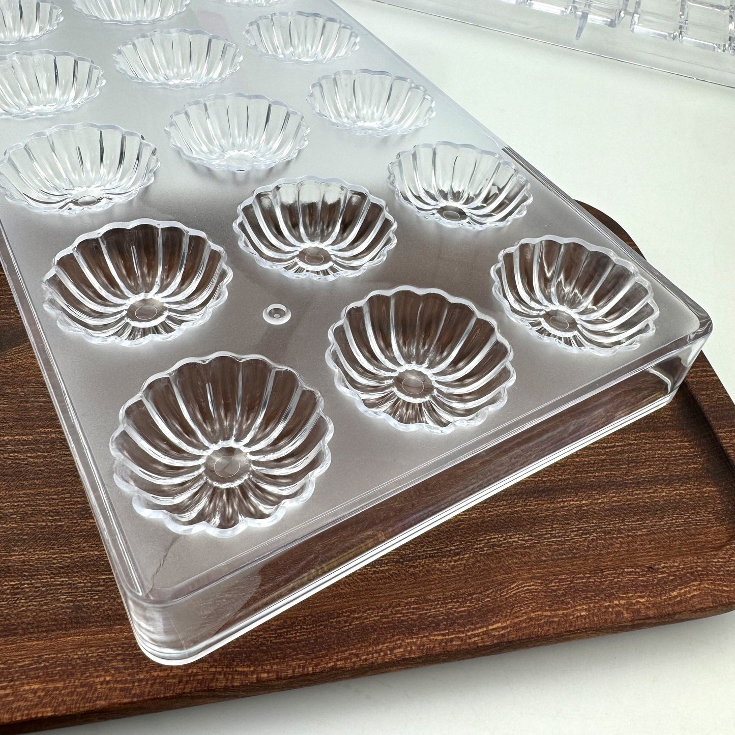 Set of plastic chocolate molds that are free of BPA, featuring various shapes such as hearts, eggs, bars, and diamonds for making mousse, jelly, candies, and truffles. Perfect for creating sweet treats for Easter, Thanksgiving, Valentine's Day, Mother's