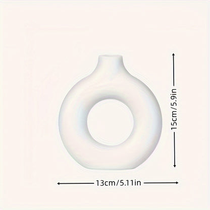 1 chic donut-shaped plastic vase - a classic home decor accent for living rooms.