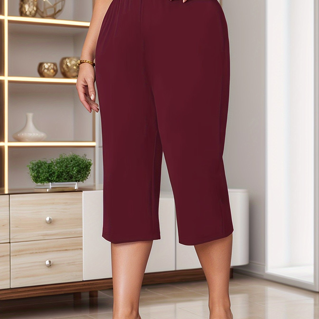 High-waisted capri pants for plus size women, perfect for spring & summer.