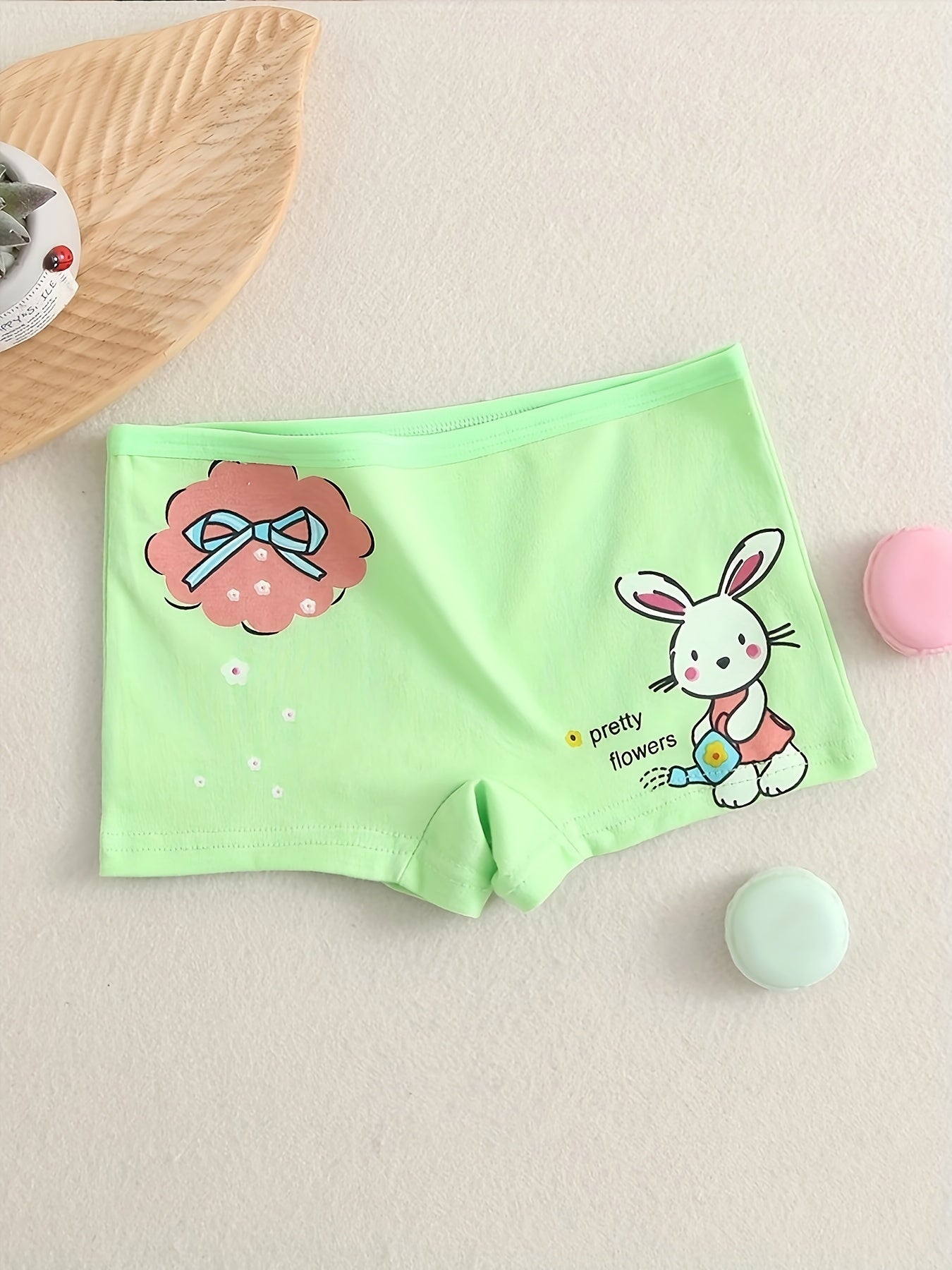 Set of 6 girl's boyshorts, ideal for students, with comfortable and breathable design.