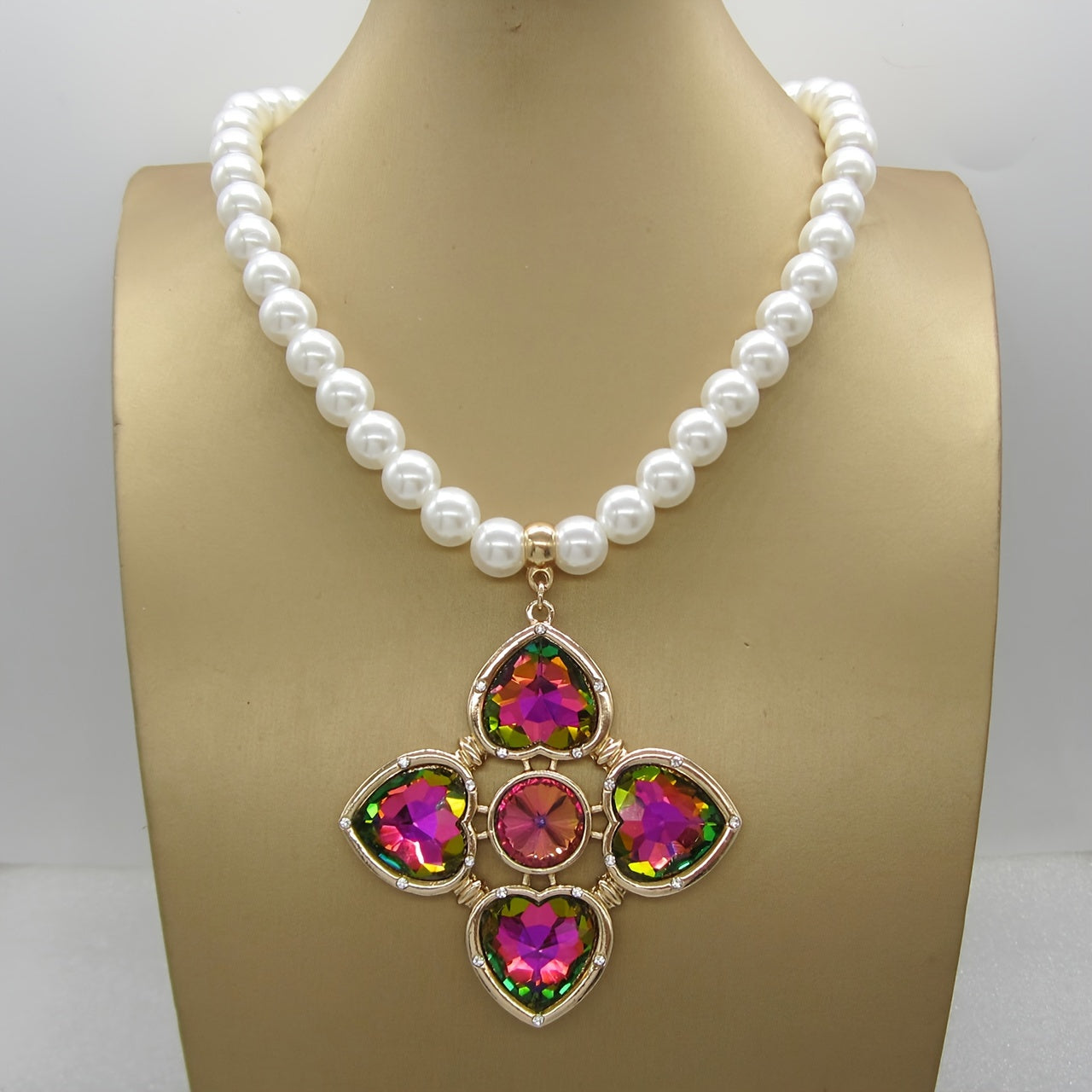 Stylish 10mm Faux Pearl Pendant Necklace featuring Zinc Alloy and Glass, inspired by Bohemian Court aesthetics. Ideal for Valentine's Day gifting and everyday wear, this necklace boasts a strikingly large pendant and is a trendy fashion accessory.