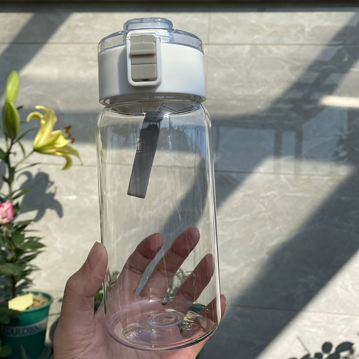 Portable sports fitness cup, ideal for outdoor activities and travel, made of lightweight plastic suitable for hiking and office use. Handwash only. Suitable for various holidays.