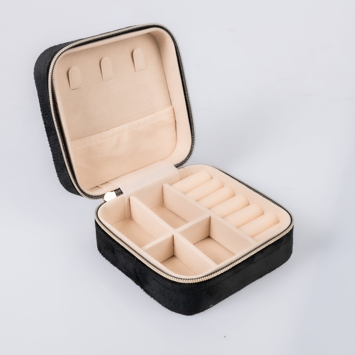 Venus Velvet Jewelry Box: Portable organizer for travel with compartments for earrings, necklaces, and rings. No power needed. Perfect for jewelry making and display.