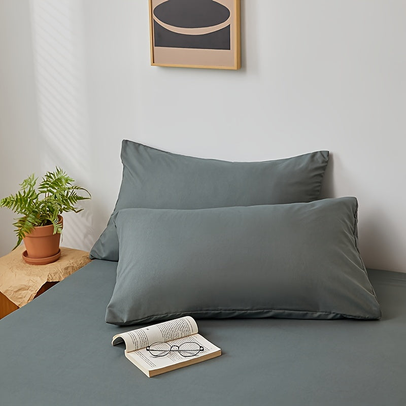 Top Pick: Set of 2 Soft Breathable Brushed Microfiber Pillowcases in Solid Color, Easily Machine Washable