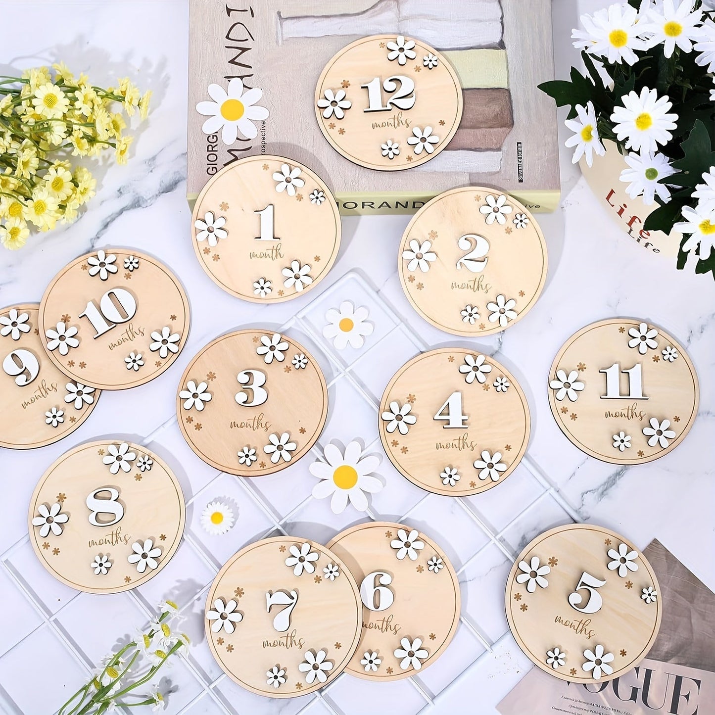 12 pieces of 3D Daisy Milestone Cards for capturing your baby's first year, including 1-12 months milestones. These Photography Milestones and Growth Cards are perfect for marking your little one's growth and creating memorable photo moments. Use them as