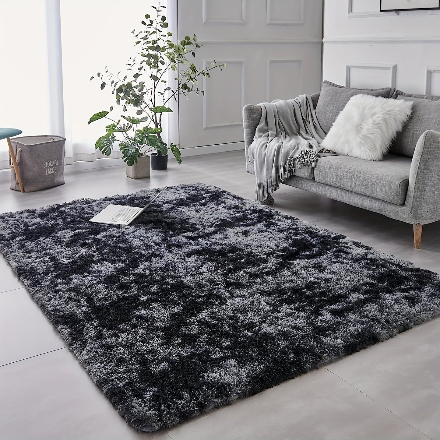 Enhance Your Home Decor with This Sophisticated Tie-Dyed Dark Gray Long Rug!