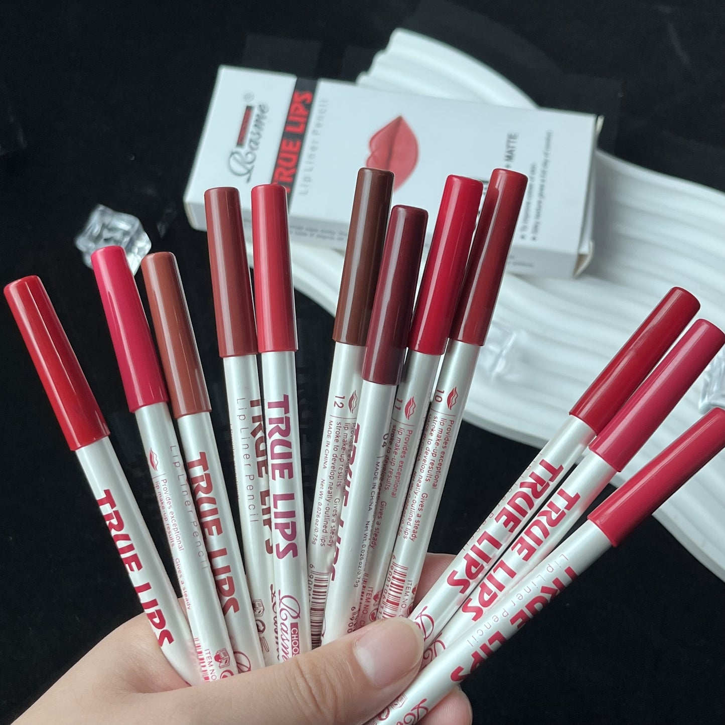 12pc Matte Lip Liner Pencil Set - Long-lasting, glide easily, in natural red tones, suitable for all skin types.