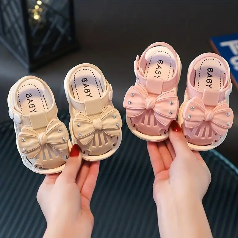 Summer 2024 Trendy Girls' Closed-Toe Sandals with Soft Sole and Cartoon Design