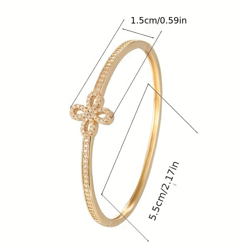 An exquisitely crafted bracelet designed for women, showcasing a delicate fireworks design adorned with synthetic zirconia.