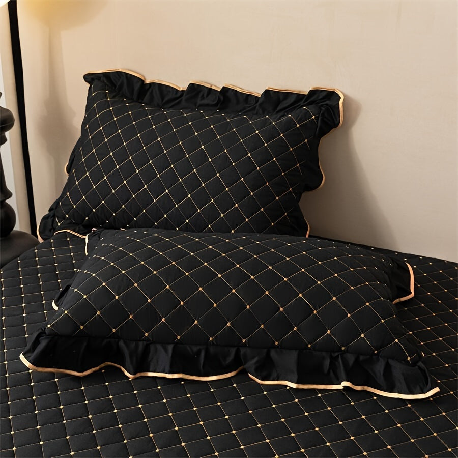 Vintage Style Black Bed Skirt and Pillowcases Set - 3 Piece with Embroidered Lace Trim, Thickened Quilted Bedding, Machine Washable, All-Season Comfort for Home and Hotel Use