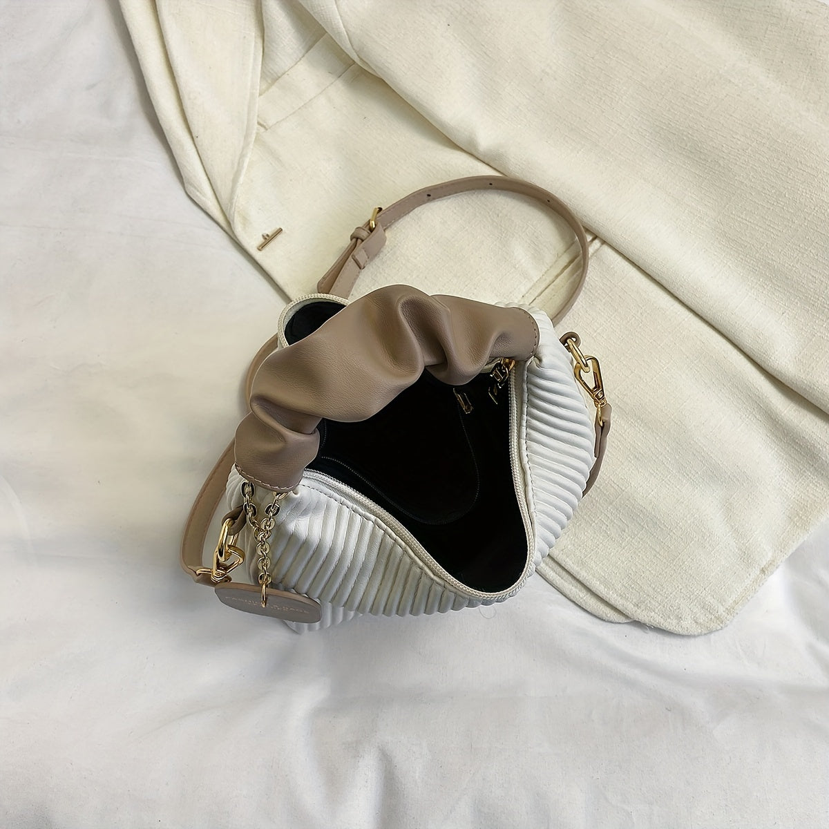 Elegant Pleated Handbag for Evening Events