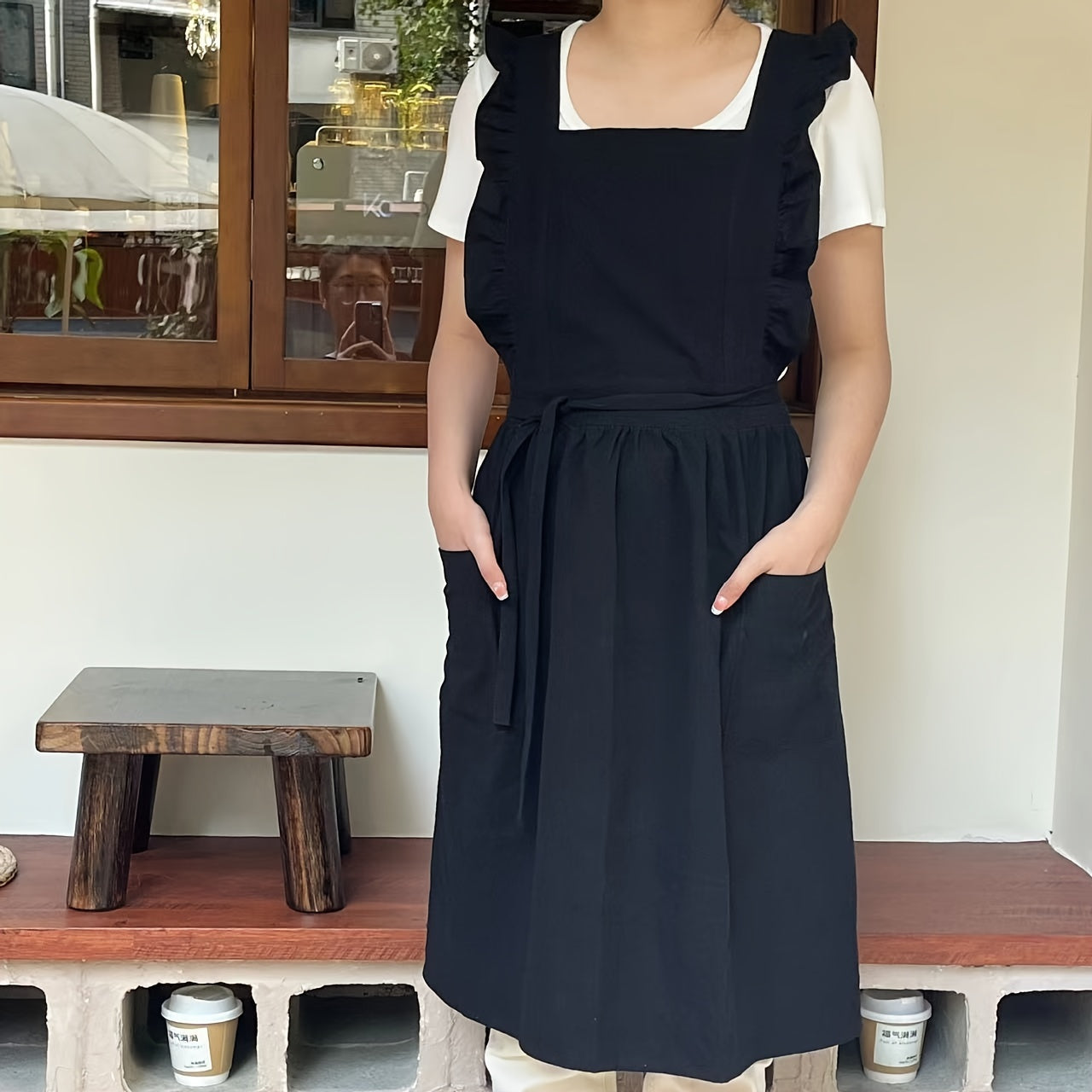 Women's Classic Apron made from 100% woven fabric with pockets, 180gsm, solid color.