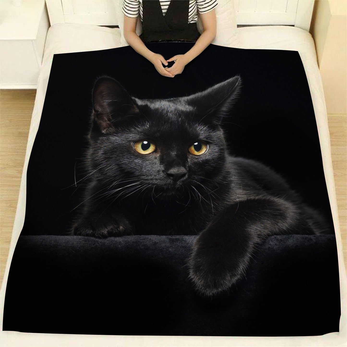 Black Cat Animal Blanket, 1 Piece, Flannel Throw Blanket, Cozy and Soft Blanket for Sofa, Office, or Bed, Perfect for Halloween