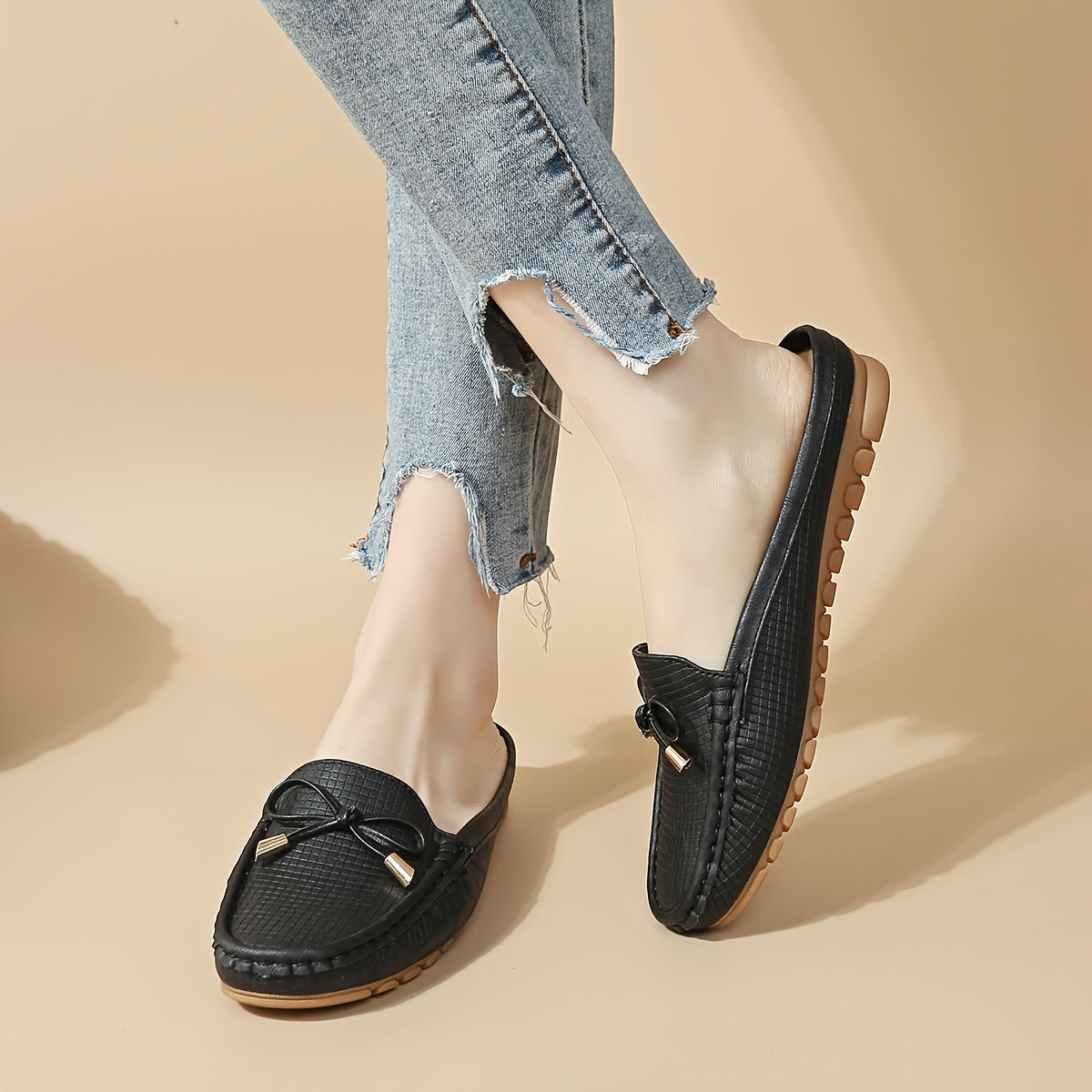 Spring and summer headless half-slippers for women, featuring a hand-sewn bow and slip-on design.