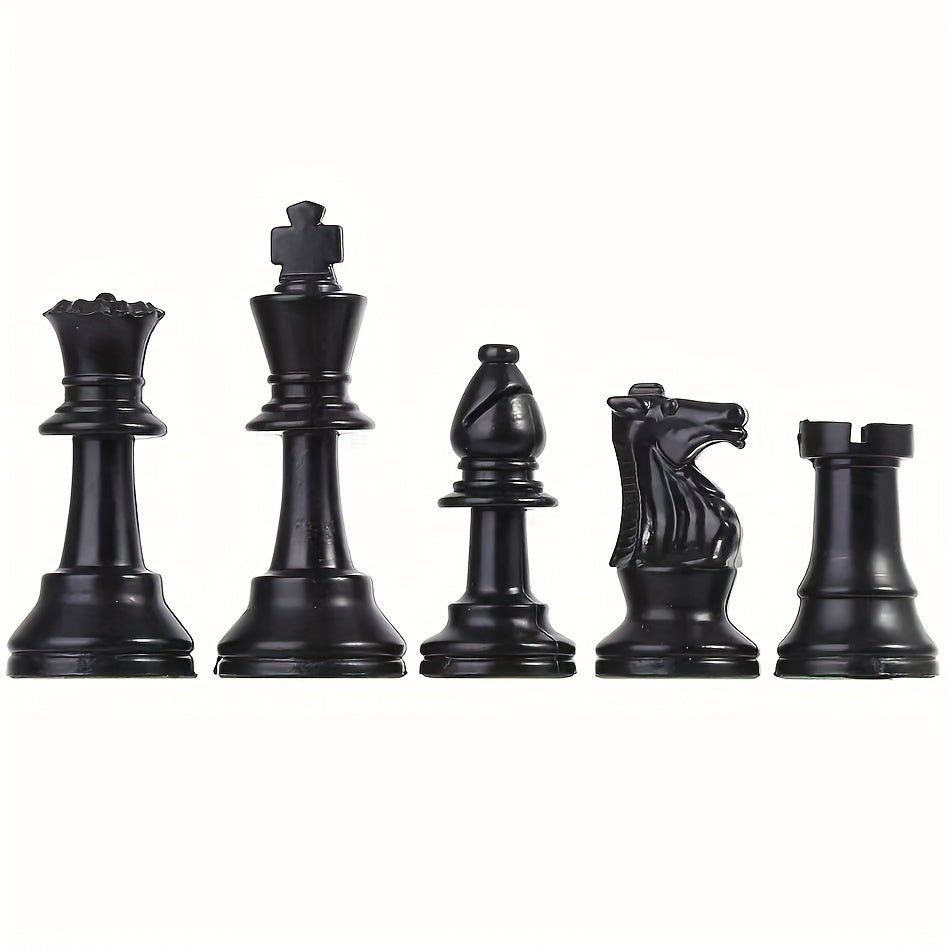 32 plastic chess pieces with black and white king measuring 97mm in height for game entertainment