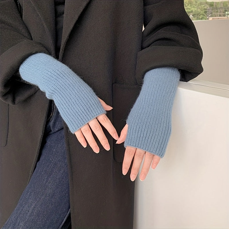 Knitted Fingerless Gloves in Solid Color with Half Finger Design for Warmth and Touch Screen Compatibility.