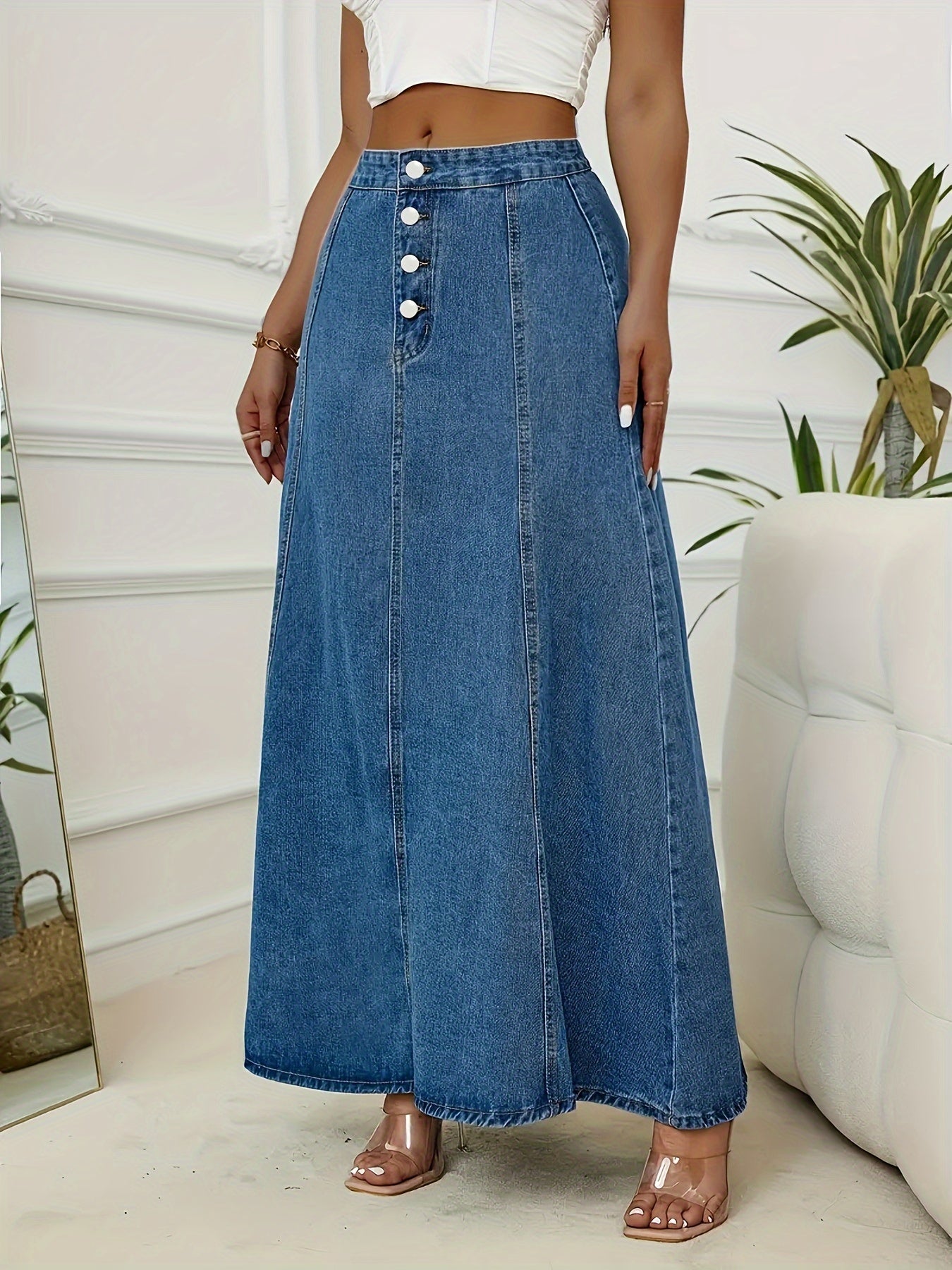 Single-breasted high rise washed blue maxi denim skirt for fall, in plus size.