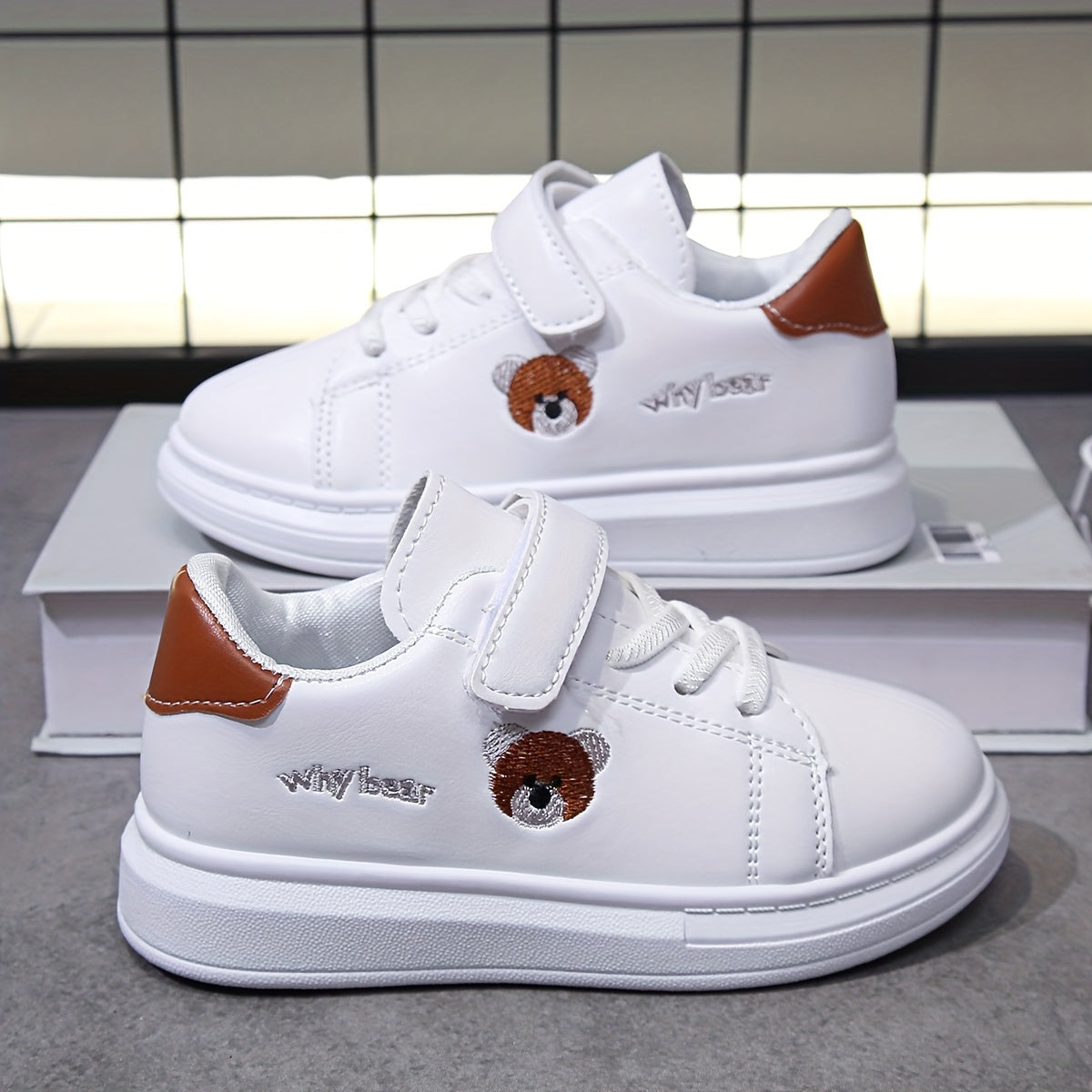 Kids' sneakers with cartoon design, hook-and-loop closure, breathable PVC sole, suitable for boys and girls.