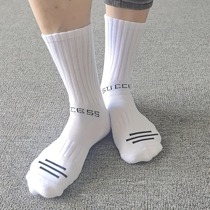 8 pairs of stylish men's long socks for autumn and winter, with thickened towel bottoms and sweat-absorbing properties.