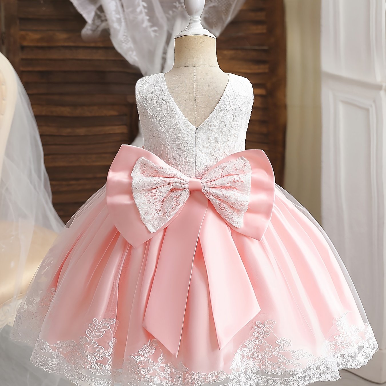 Elegant lace princess tulle dress for toddler, perfect for formal occasions, birthdays, photography, and banquets.