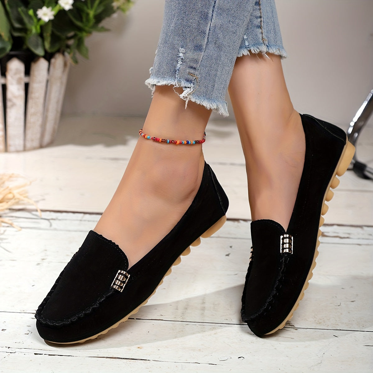 Women's metal decor loafers, slip-on non-slip walking shoes, comfortable flat outdoor shoes.