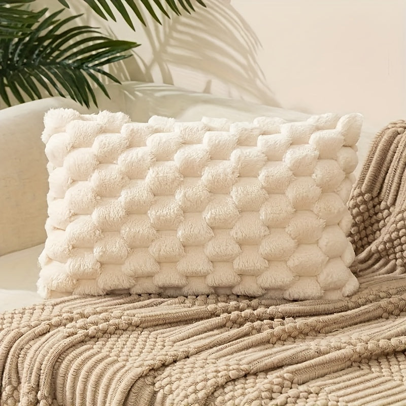 Set of 2 pineapple grid turtle pattern cushion covers in contemporary style, available in two sizes: 17.7x17.7 cm and 50.8x30.48 cm. Made of soft plush fabric, single-sided design. Ideal for adding decorative accents to your home and living room. Note