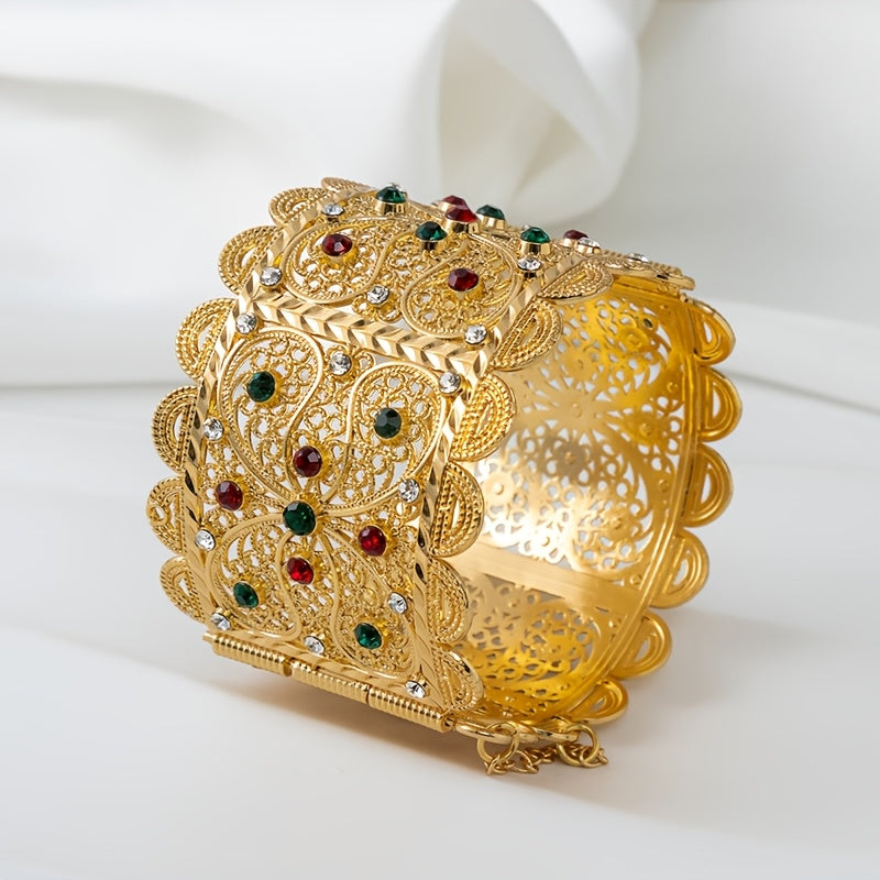 Exquisite Vintage Style Zinc Alloy Cuff Bracelet with Hollow Floral Engraving in Luxurious Golden-Tone, Ideal for Weddings and Parties.