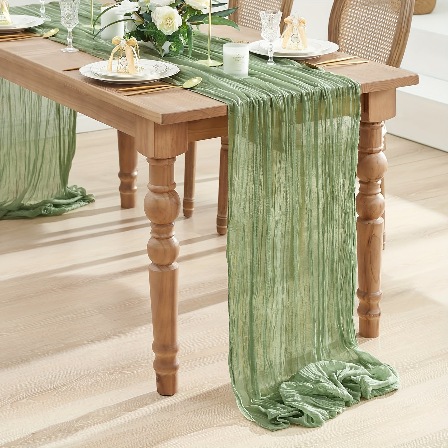 Set of 5 handmade polyester table runners, ideal for weddings and special events