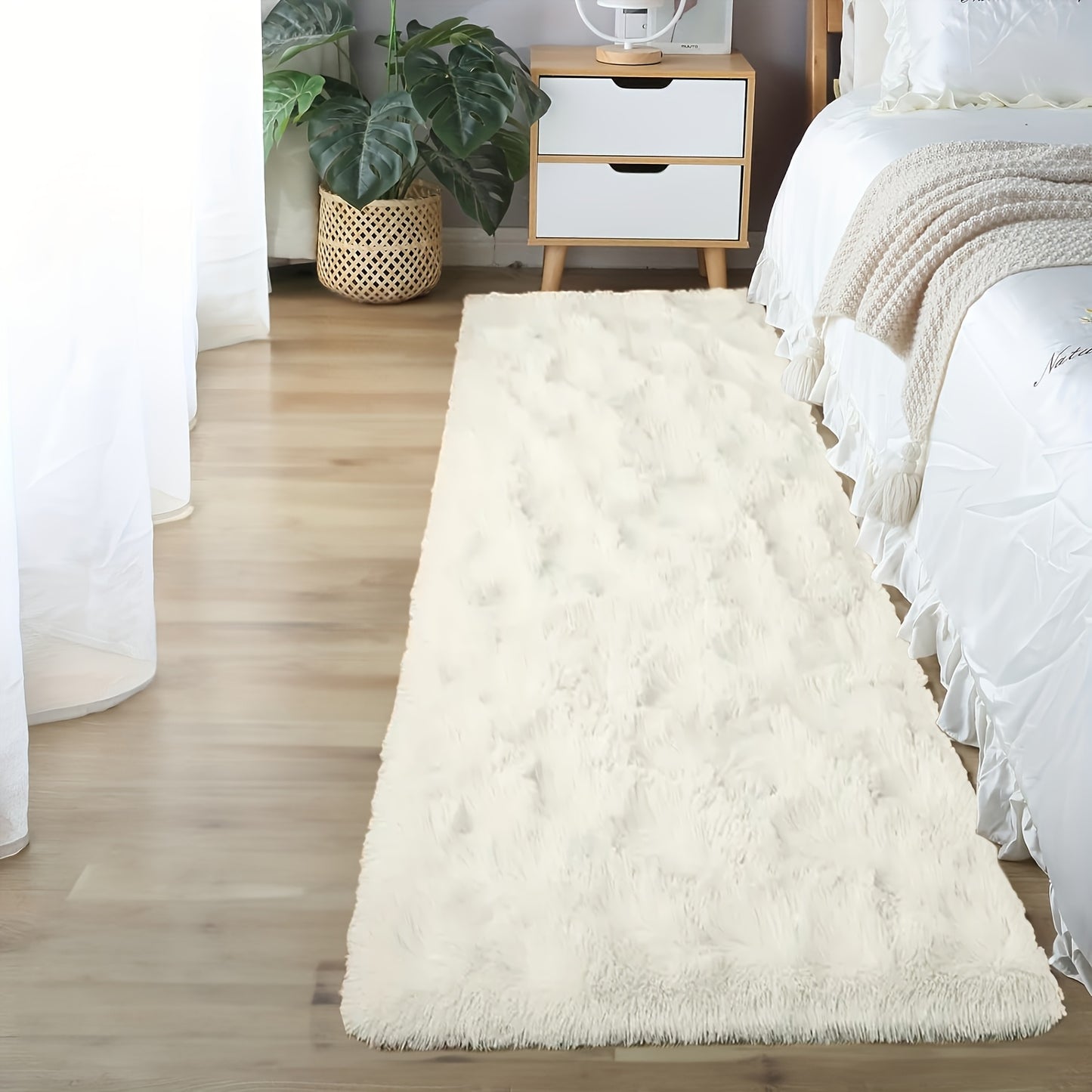 Soft plush drum carpet suitable for home decoration, dormitories, bedrooms, and living rooms; pet-friendly.