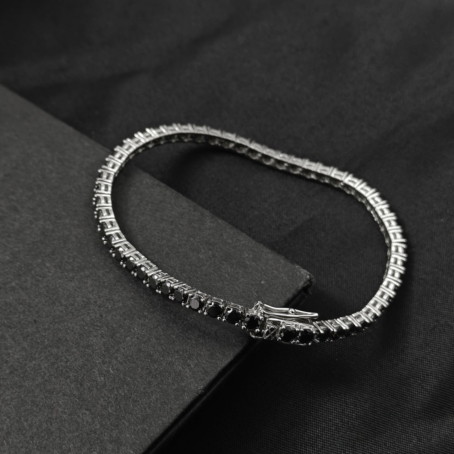 Luxurious and fashion-forward, this stunning S925 Silver Black Moissanite Bracelet is the perfect accessory for parties, banquets, and daily outings. A thoughtful gift for loved ones, this bracelet is ideal for celebrating Christmas, Carnival, and