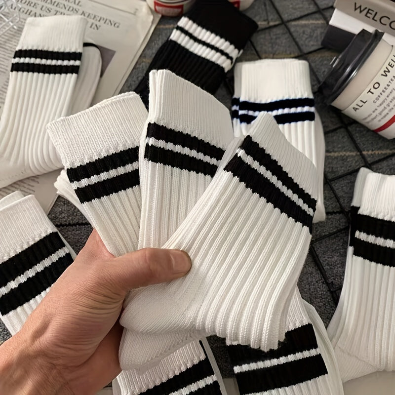 10 pairs of men's black and white long tube socks for autumn and winter, Japanese-style, absorbent, anti-odor, and versatile for sports.