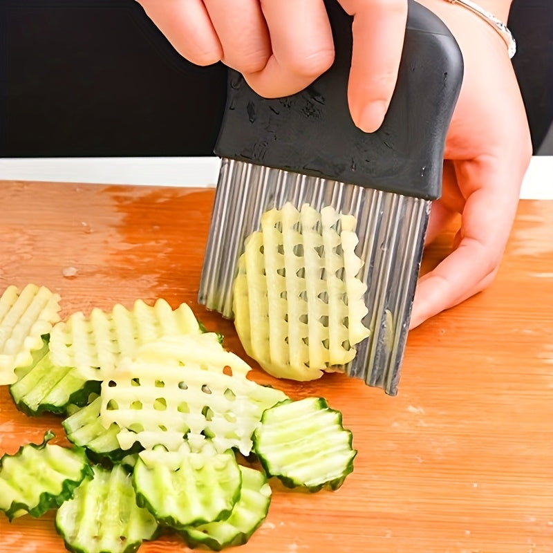 Versatile Stainless Steel Crinkle Cut Slicer - Ideal for Chopping Fruits, Vegetables, Salads, Carrots, Potatoes & French Fries - Sturdy Kitchen Gadget with Rippled Blade for Home Cooking, Veggie Cutter