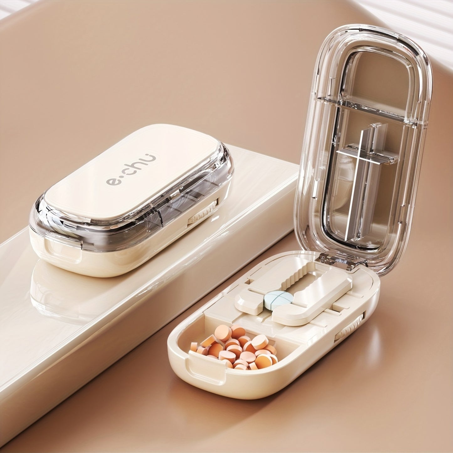 E-chu Pill Cutter: Portable medication dispenser for accurate splitting and organizing tablets.