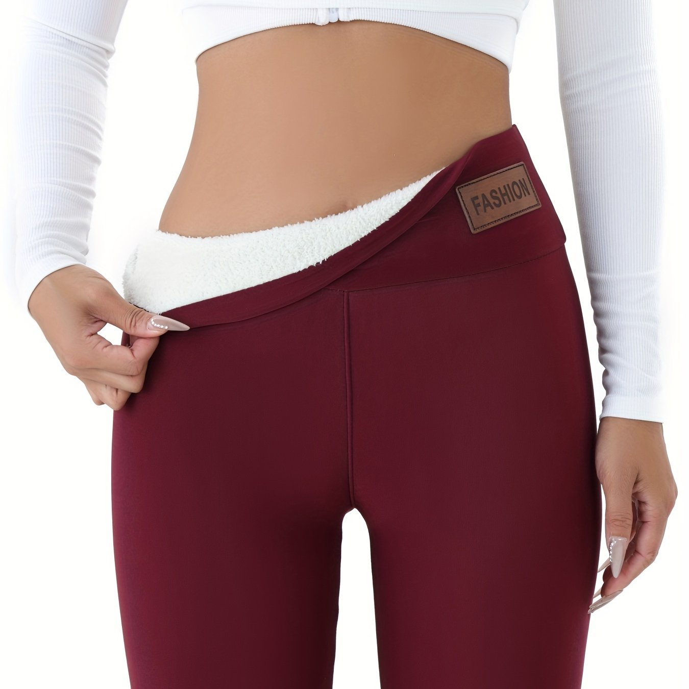 Cozy women's sportswear with tight body warmer and comfortable tights for autumn and winter.