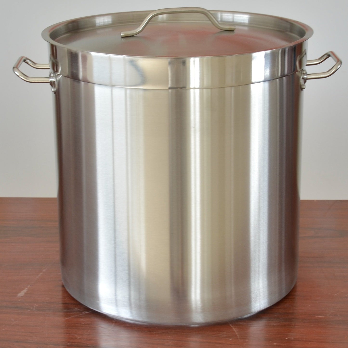 Stainless Steel Composite Bottom High Body Bucket, Large Soup Capacity, Meat and Oil Container, Kitchen Must-Have for Home or Canteen, 1.0mm Thick, 30cm Diameter x 30cm Height, with Lid.