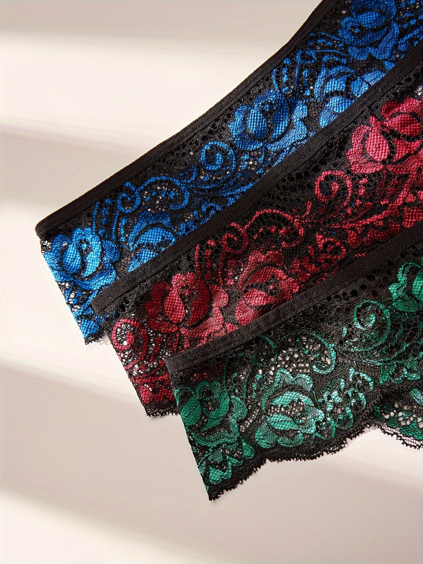 Sexy lace panty set for women with contrast stitching