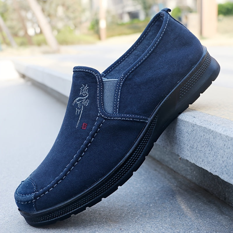 Men's vintage style slip-on canvas shoes, breathable denim loafers. Solid color, low top, round toe design with PU sole and fabric insole. Suitable for all-season casual wear, walking, and