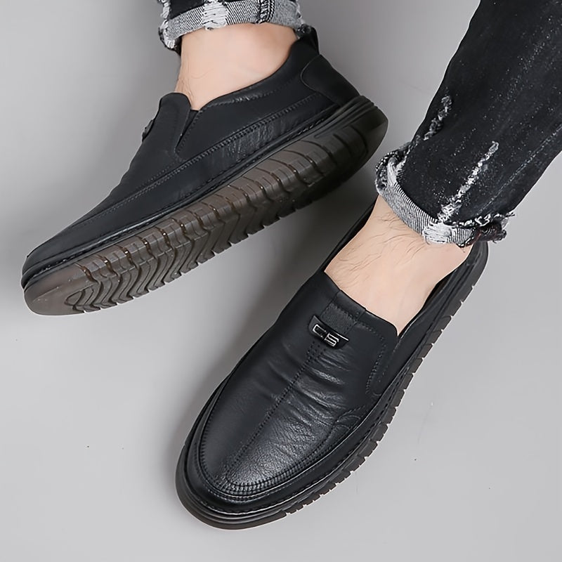 Stylish and durable men's slip-on loafers with a comfortable non-slip rubber sole, ideal for everyday wear and the office.