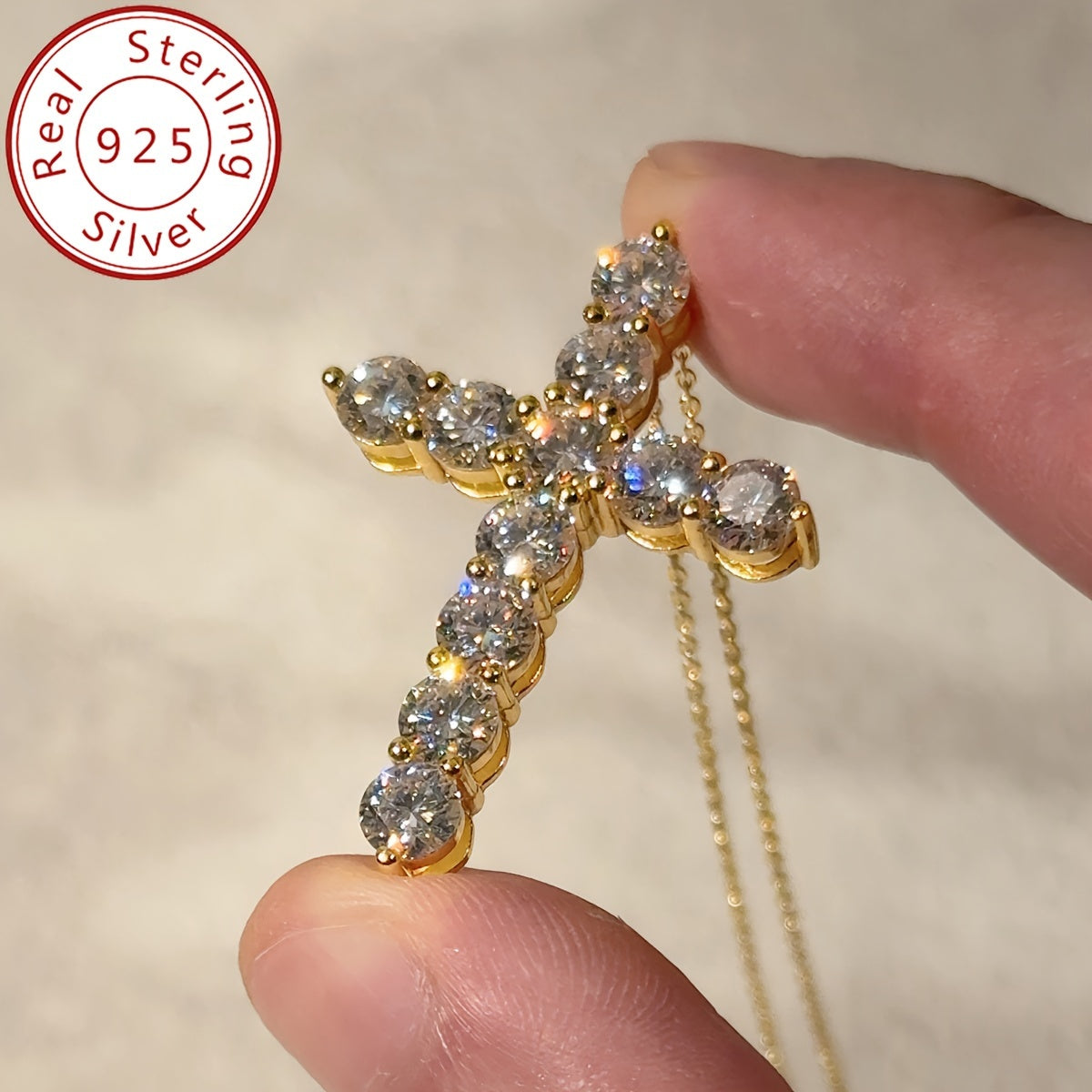 A shining 1.1 carat Moissanite necklace, made of pure 925 silver, weighs approximately 3.01 grams. This elegant and luxurious necklace features 11 pieces of 0.1 carat Moissanite stones, making it a perfect promise necklace for weddings, Valentine's Day