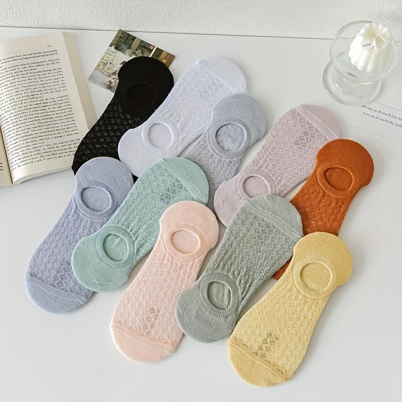 6 pairs of breathable and lightweight no-show ankle socks for women.